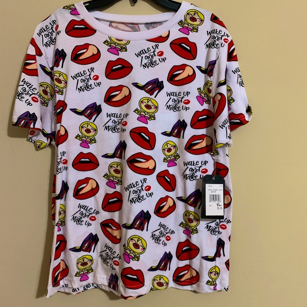 Graphic tee